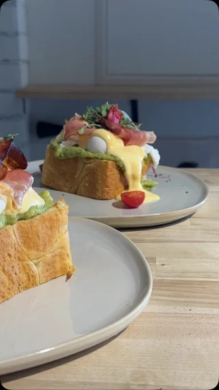 Instagram post from the.mode.coffee. This post is in position 10.
